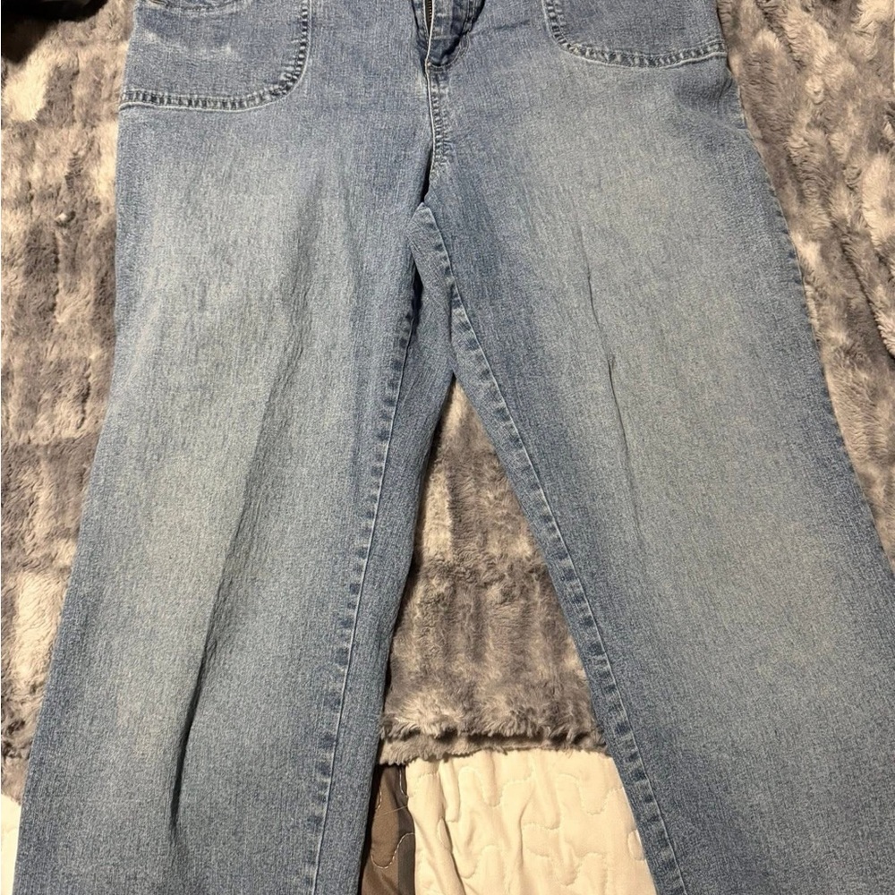 Sonoma Light Blue Straight Leg Women's Jean Capri